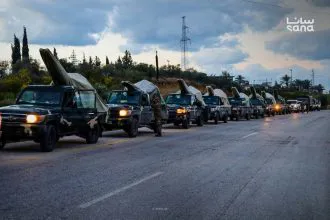 الجيش السوري يواصل إرسال تعزيزات عسكرية من اللاذقية إلى جبهة دير حافر في ريف حلب الشرقي